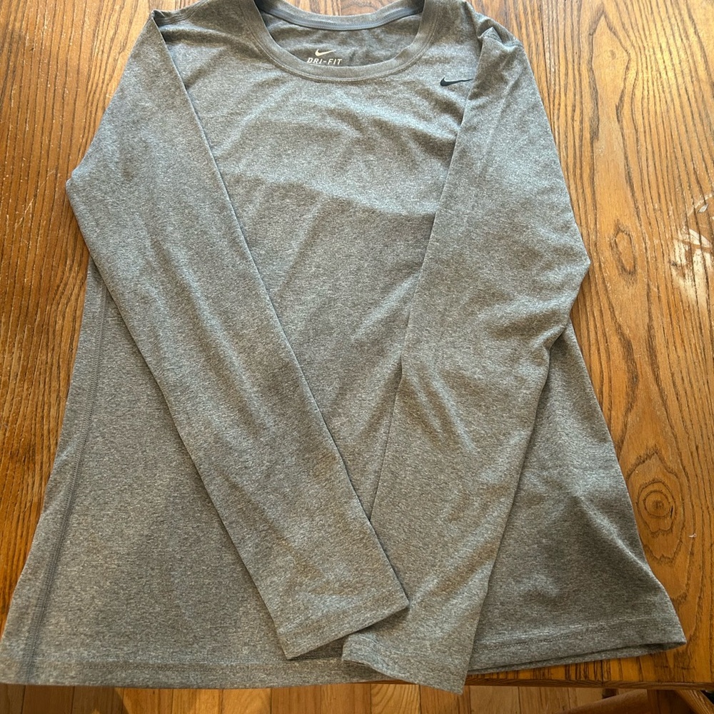 Nike Heather Gray Long Sleeve Tee